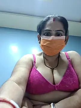 Snapshot of diyam4002 chatting on 8, 2, 2026 diyam4002 online show from 8, 2, 2026