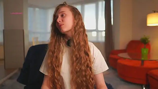 SharaNewbern online show from 17, 4, 2026