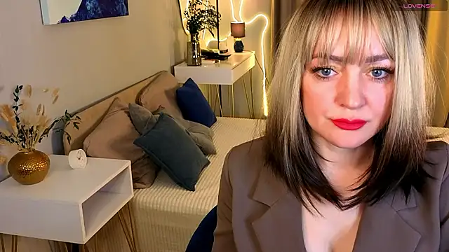 Snapshot of Oliiviaa_ chatting on 24, 2, 2026 Oliiviaa online show from 24, 2, 2026