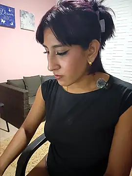 Snapshot of Violet_rousse7 chatting on 4, 6, 2026 Violet rousse7 online show from 4, 6, 2026