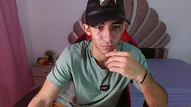 Snapshot of Caius_fox chatting on 8, 2, 2026 Caius fox online show from 8, 2, 2026