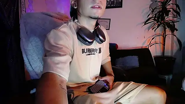 tiancam online show from 8, 4, 2026