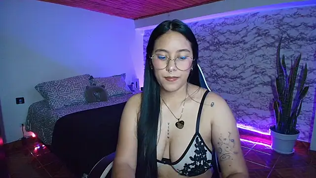 Snapshot of Camila_IRoose chatting on 19, 6, 2026 Camila IRoose online show from 19, 6, 2026