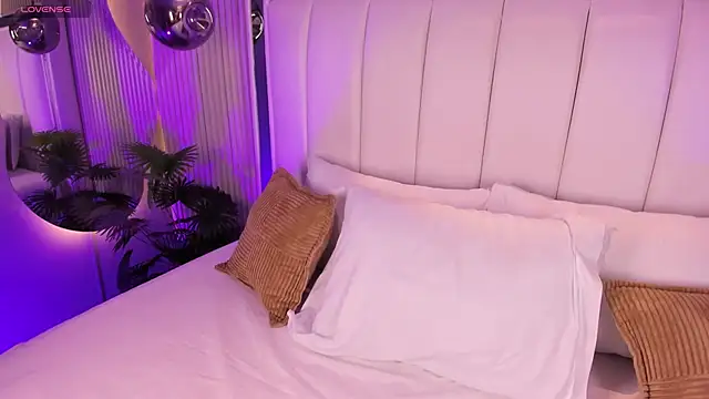 ViolettaColinss online show from 16, 4, 2026