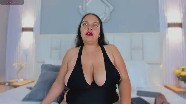 Snapshot of KataThonpson chatting on 10, 3, 2026 KataThonpson online show from 10, 3, 2026