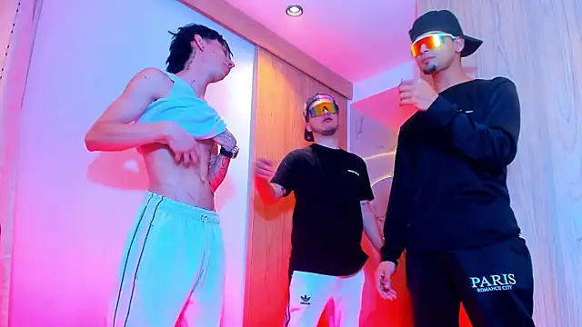 Snapshot of TheBatMansion chatting on 3, 2, 2026 TheBatMansion online show from 3, 2, 2026