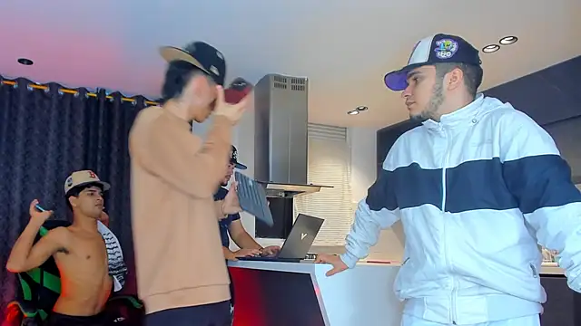 Snapshot of TheBatMansion chatting on 19, 2, 2026 TheBatMansion online show from 19, 2, 2026