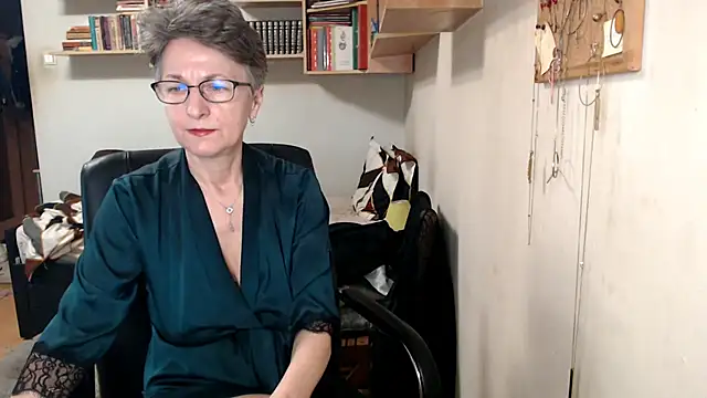 katemodel online show from 28, 10, 2025