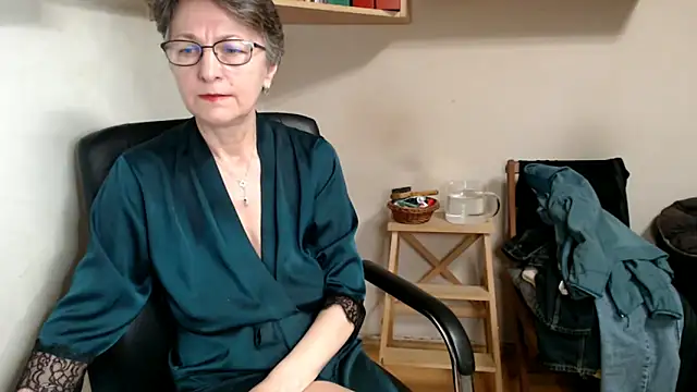 katemodel online show from 3, 12, 2025