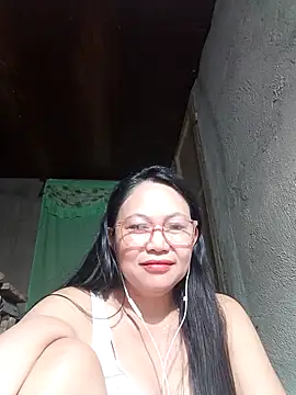 Snapshot of hotpinay_45 chatting on 4, 3, 2026 hotpinay 45 online show from 4, 3, 2026
