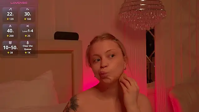 MollyHilton online show from 1, 4, 2026