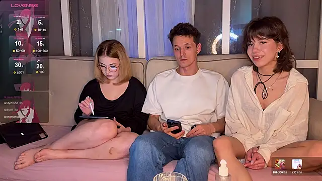 Three Some Dream online show from 3, 2, 2026