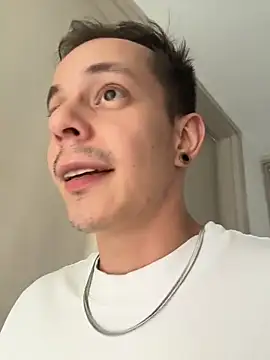 Snapshot of AxelMuller chatting on 2, 3, 2026 AxelMuller online show from 2, 3, 2026