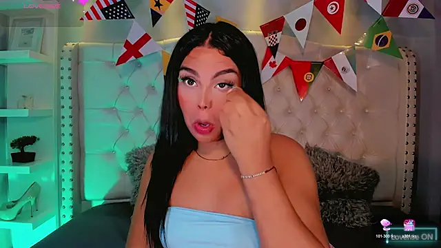 Snapshot of Maia_Hotts chatting on 12, 6, 2026 Maia Hotts online show from 12, 6, 2026