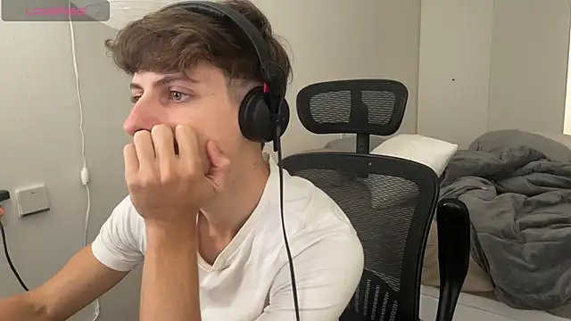 Snapshot of vitoraugustoxxx chatting on 9, 2, 2026 vitoraugustoxxx online show from 9, 2, 2026