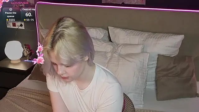 MollySoftGlow online show from 30, 3, 2026