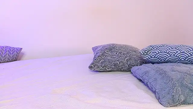 Luvtosin663 online show from 17, 4, 2026