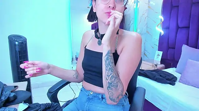 crystalstonee online show from 17, 2, 2026