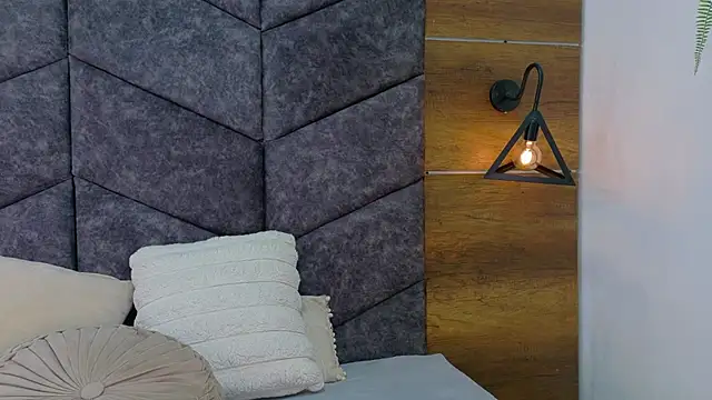 AnnieRouse   online show from 10, 3, 2026