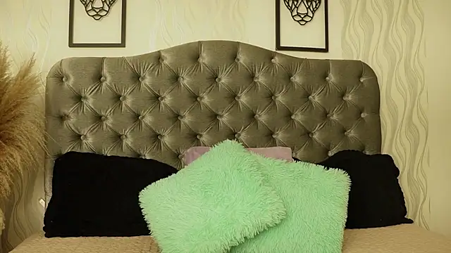 katt eyes  online show from 8, 4, 2026