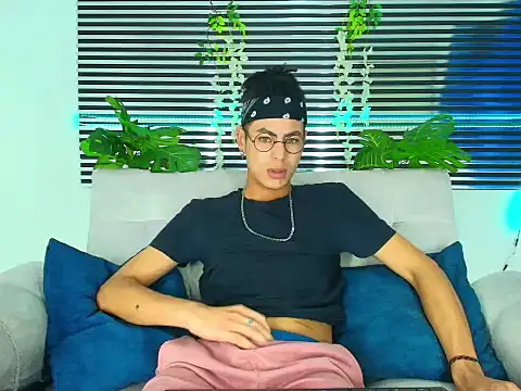 Snapshot of ThiiagoSaeenz chatting on 3, 2, 2026 ThiiagoSaeenz online show from 3, 2, 2026