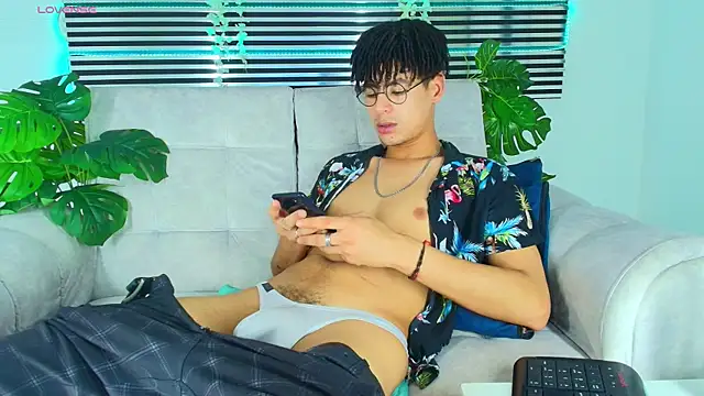 Snapshot of ThiiagoSaeenz chatting on 24, 4, 2026 ThiiagoSaeenz online show from 24, 4, 2026