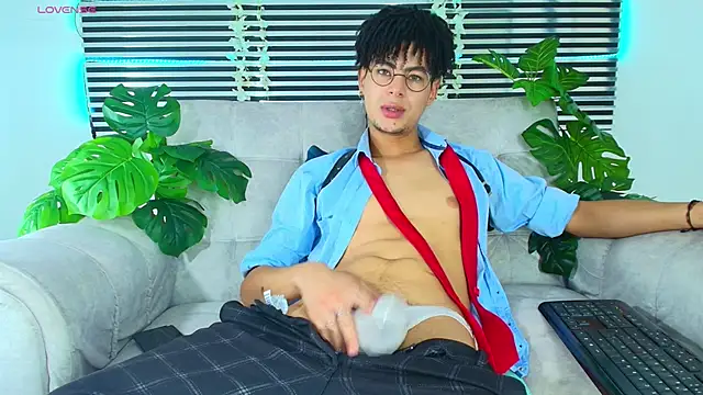 Snapshot of ThiiagoSaeenz chatting on 29, 4, 2026 ThiiagoSaeenz online show from 29, 4, 2026