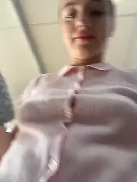 MiaTee online show from 5, 4, 2026