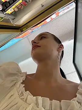 MiaTee online show from 17, 4, 2026