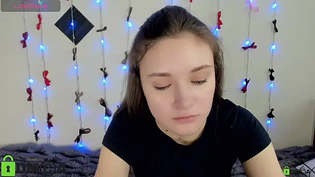 Snapshot of Elina_X chatting on 8, 6, 2026 Elina X online show from 8, 6, 2026