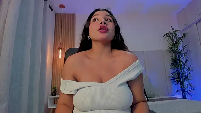 Snapshot of Victoria_Rosee chatting on 10, 6, 2026 Victoria Rosee online show from 10, 6, 2026