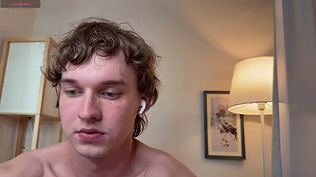 Snapshot of Friday_gay_dude chatting on 4, 4, 2026 Friday gay dude online show from 4, 4, 2026