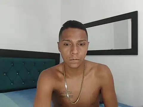 Snapshot of hotboyluxe chatting on 22, 4, 2026 hotboyluxe online show from 22, 4, 2026