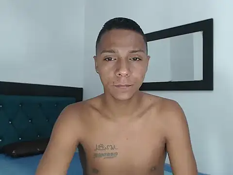 Snapshot of hotboyluxe chatting on 24, 4, 2026 hotboyluxe online show from 24, 4, 2026