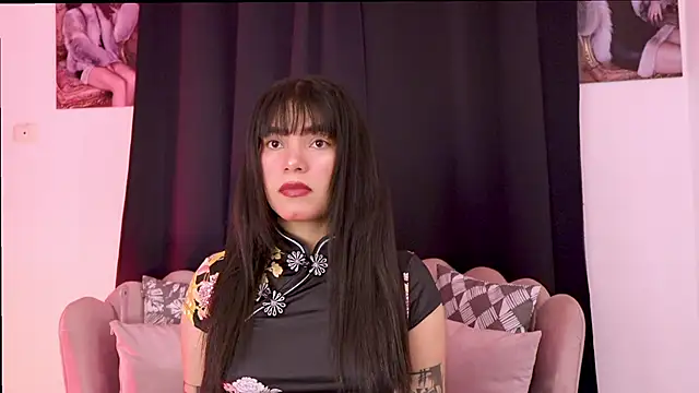 dakotacollins  online show from 11, 4, 2026