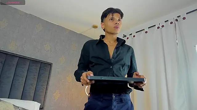 Alejandroo Montenegro online show from 25, 3, 2026