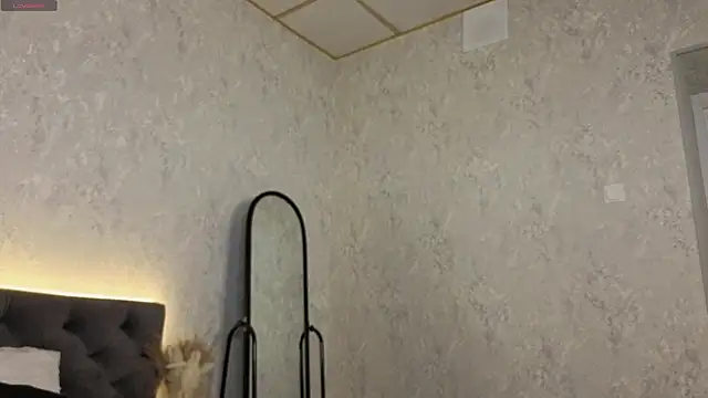 Scarle Whisper online show from 21, 3, 2026