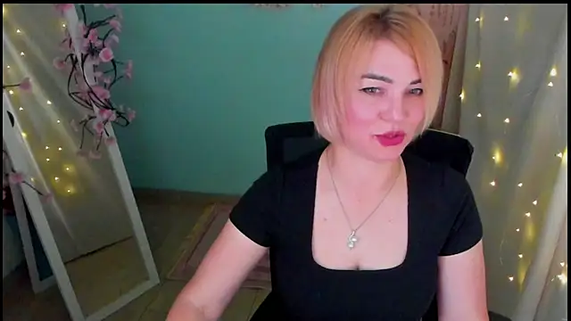 Snapshot of CuttieEmma chatting on 17, 6, 2026 CuttieEmma online show from 17, 6, 2026