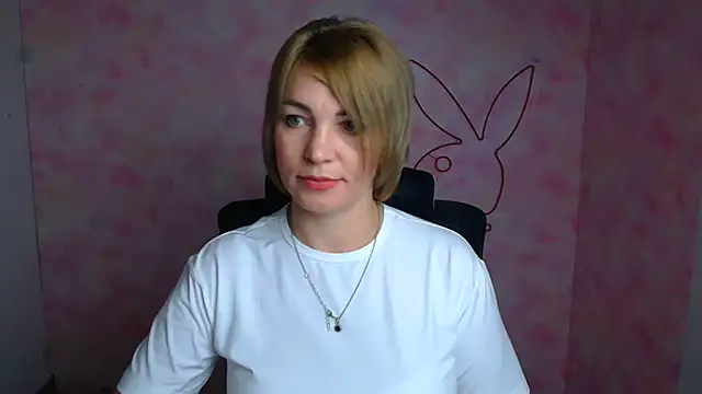 Snapshot of CuttieEmma chatting on 27, 6, 2026 CuttieEmma online show from 27, 6, 2026