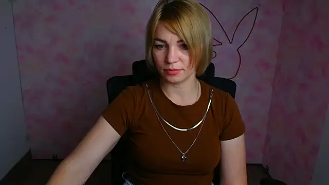 Snapshot of CuttieEmma chatting on 2, 7, 2026 CuttieEmma online show from 2, 7, 2026