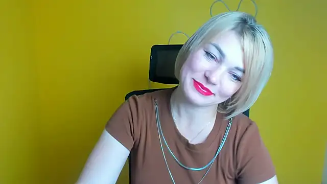 Snapshot of CuttieEmma chatting on 16, 7, 2026 CuttieEmma online show from 16, 7, 2026