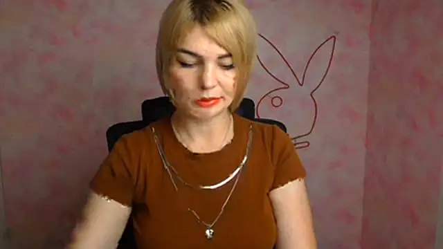 Snapshot of CuttieEmma chatting on 24, 7, 2026 CuttieEmma online show from 24, 7, 2026