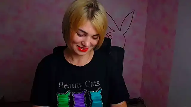 Snapshot of CuttieEmma chatting on 27, 7, 2026 CuttieEmma online show from 27, 7, 2026