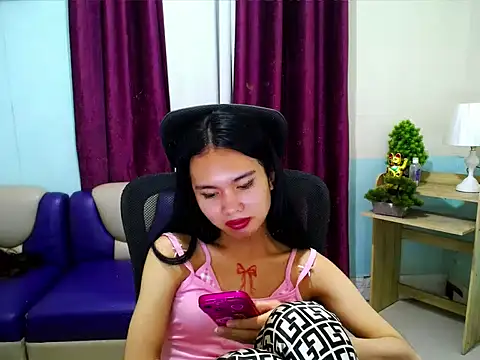 Snapshot of devine_goddess chatting on 5, 5, 2026 devine goddess online show from 5, 5, 2026