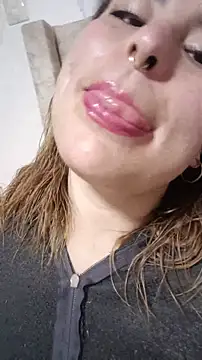 Snapshot of Kennya_Rodriguez chatting on 16, 4, 2026 Kennya Rodriguez online show from 16, 4, 2026