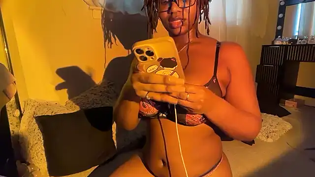 Snapshot of SunniSoles99 chatting on 17, 2, 2026 SunniSoles99 online show from 17, 2, 2026