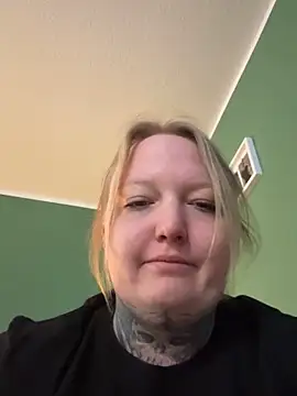 Snapshot of Lolaaxxx13 chatting on 16, 5, 2026 Lolaaxxx13 online show from 16, 5, 2026