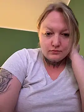 Snapshot of Lolaaxxx13 chatting on 1, 6, 2026 Lolaaxxx13 online show from 1, 6, 2026