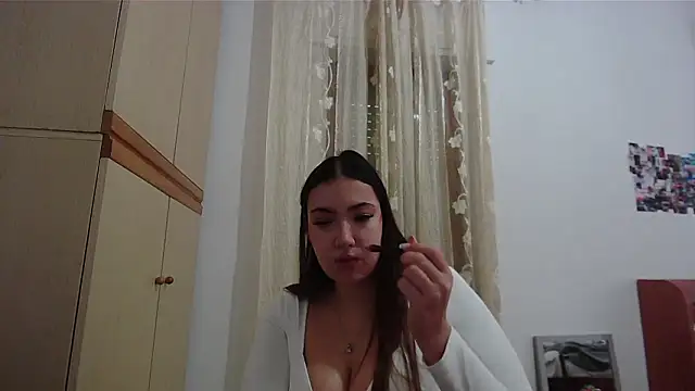 LunaVelix online show from 7, 2, 2026