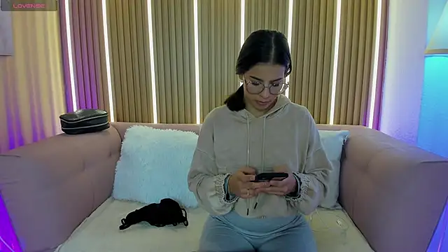 Snapshot of Luna_Millers chatting on 26, 5, 2026 Luna Millers online show from 26, 5, 2026